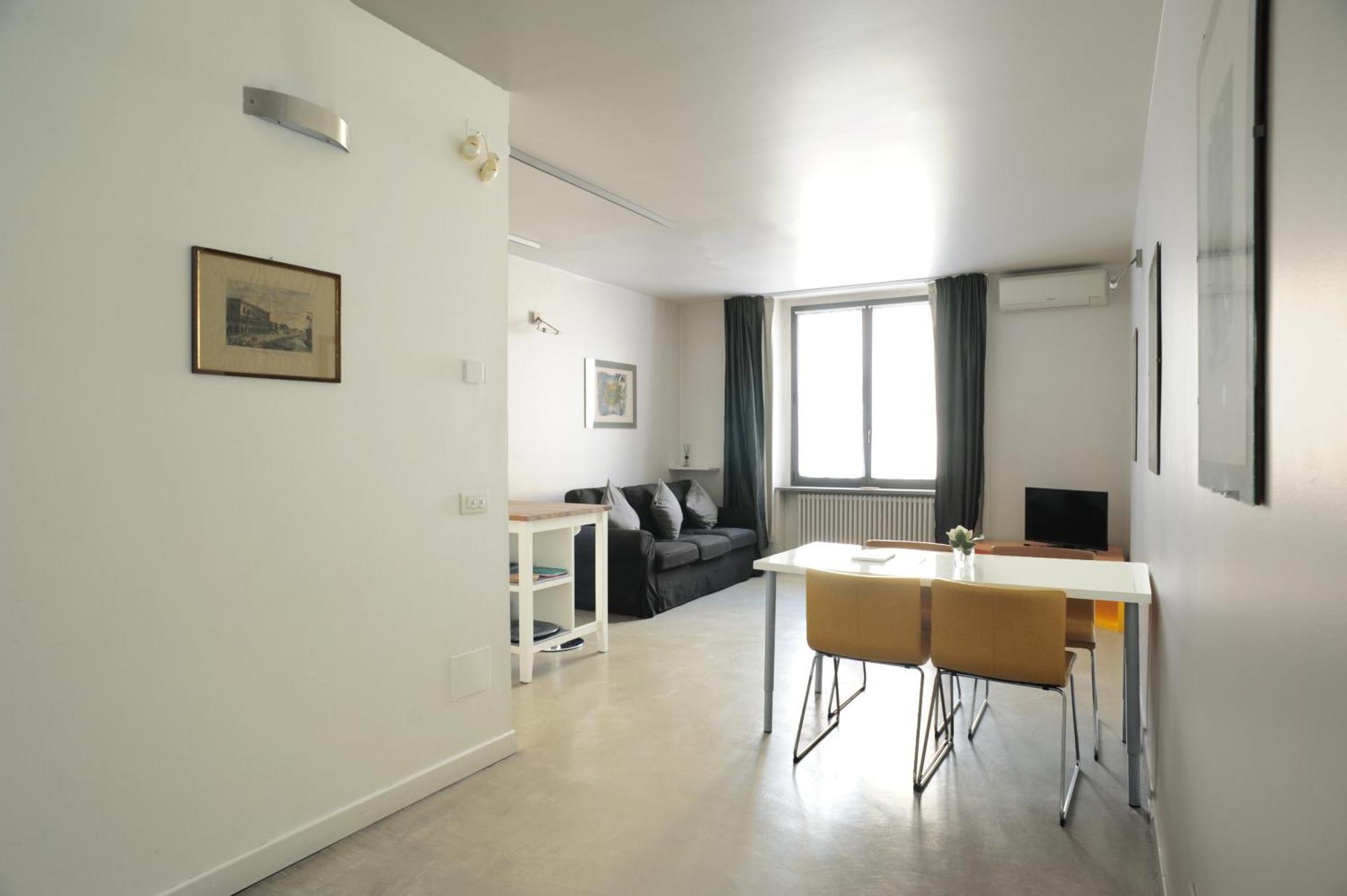 Sant Ambrogio Courtyard Room In Shared Flat Milano Dış mekan fotoğraf