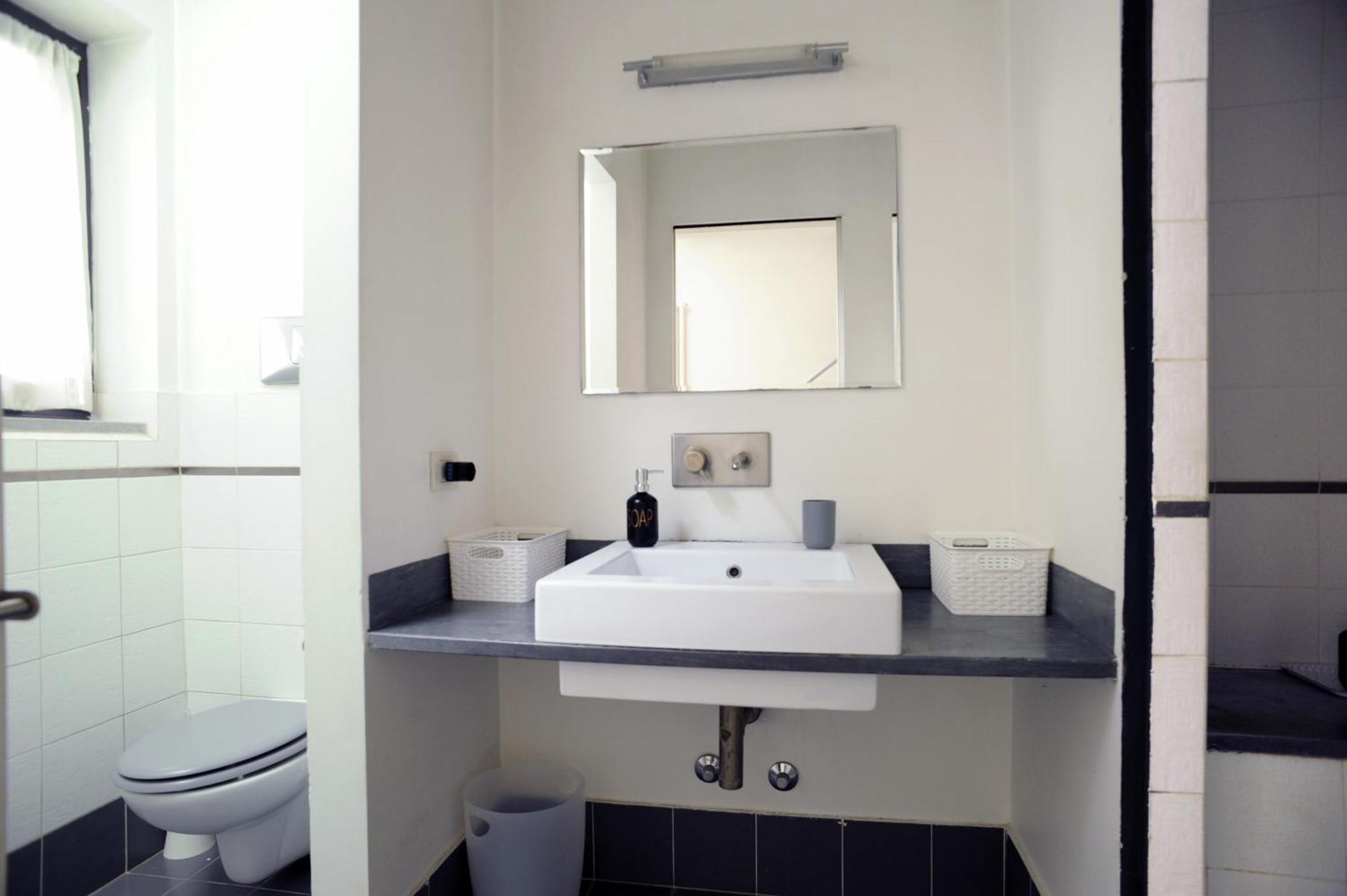 Sant Ambrogio Courtyard Room In Shared Flat Milano Dış mekan fotoğraf