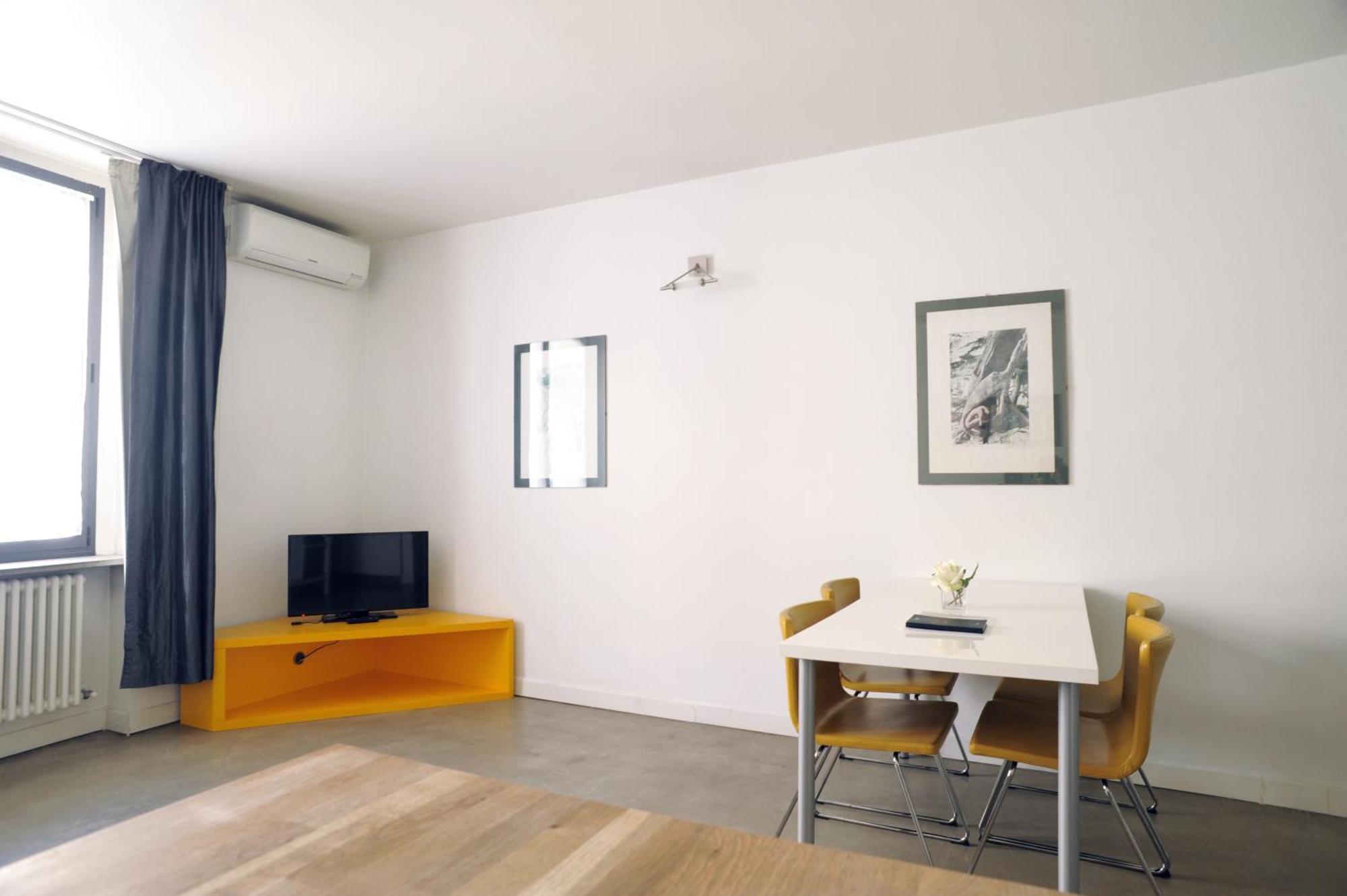 Sant Ambrogio Courtyard Room In Shared Flat Milano Dış mekan fotoğraf